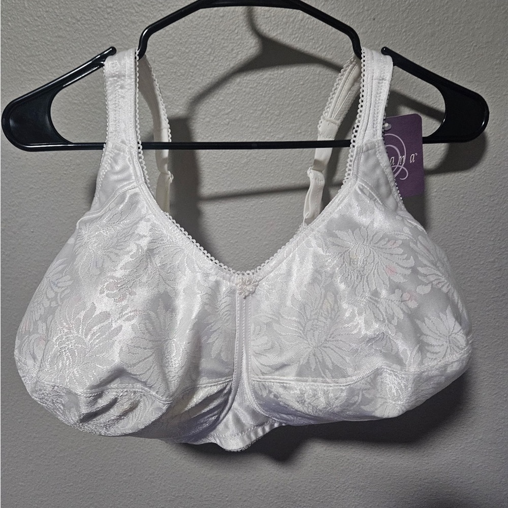 Aviana Floral Full Coverage Wireless Bra - size 46F white